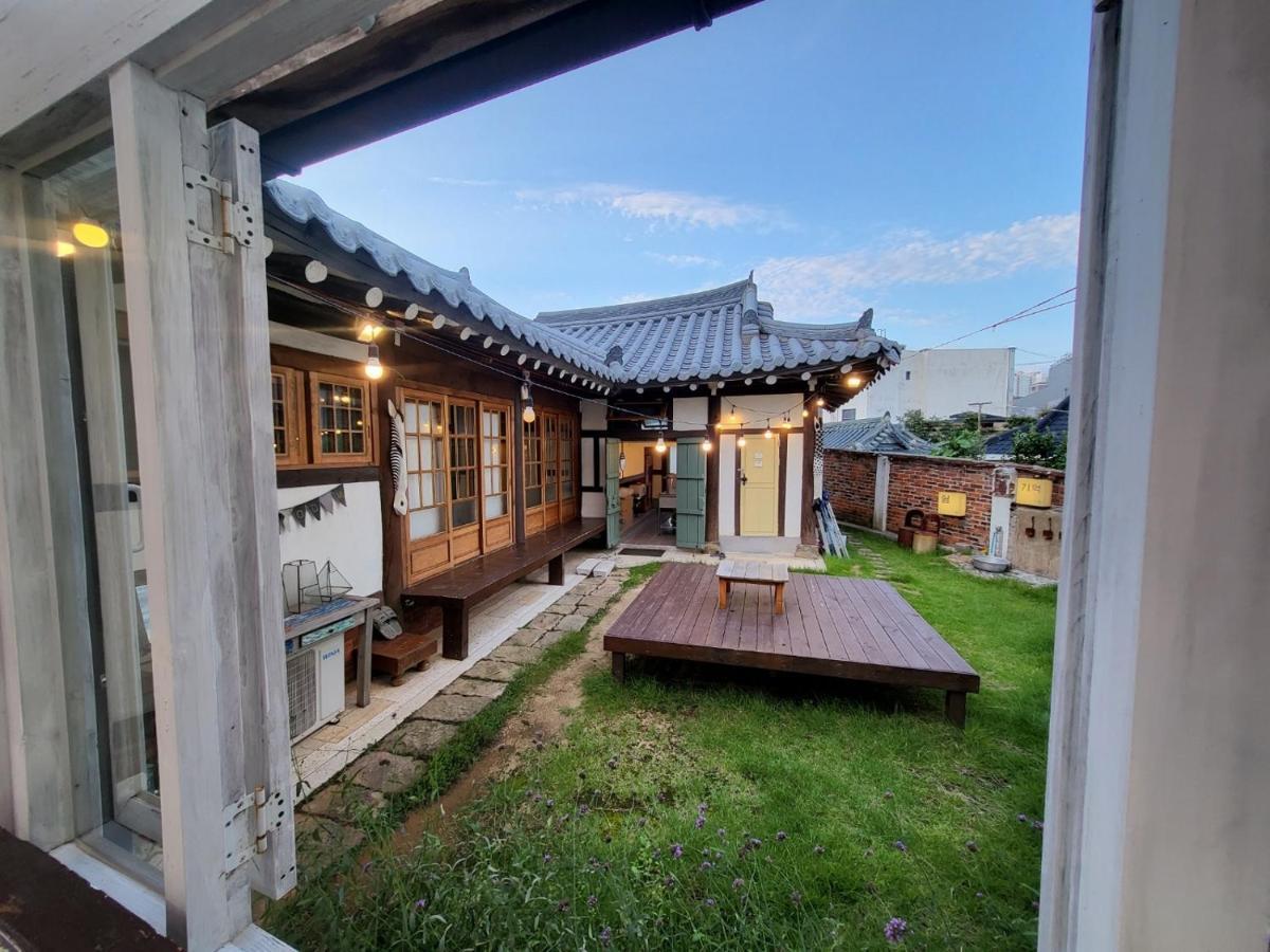 Hundred Years Hanok Мокпо Экстерьер фото