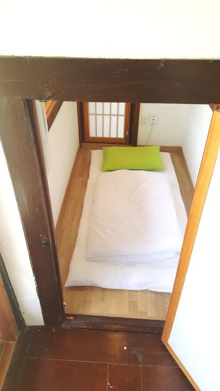 Hundred Years Hanok Мокпо Экстерьер фото