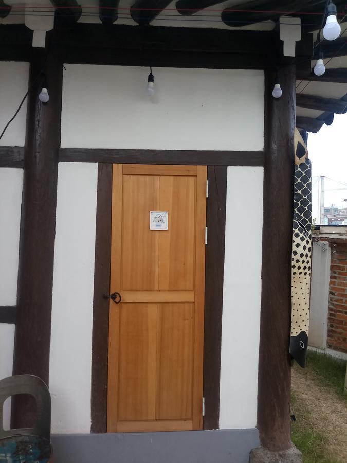 Hundred Years Hanok Мокпо Экстерьер фото