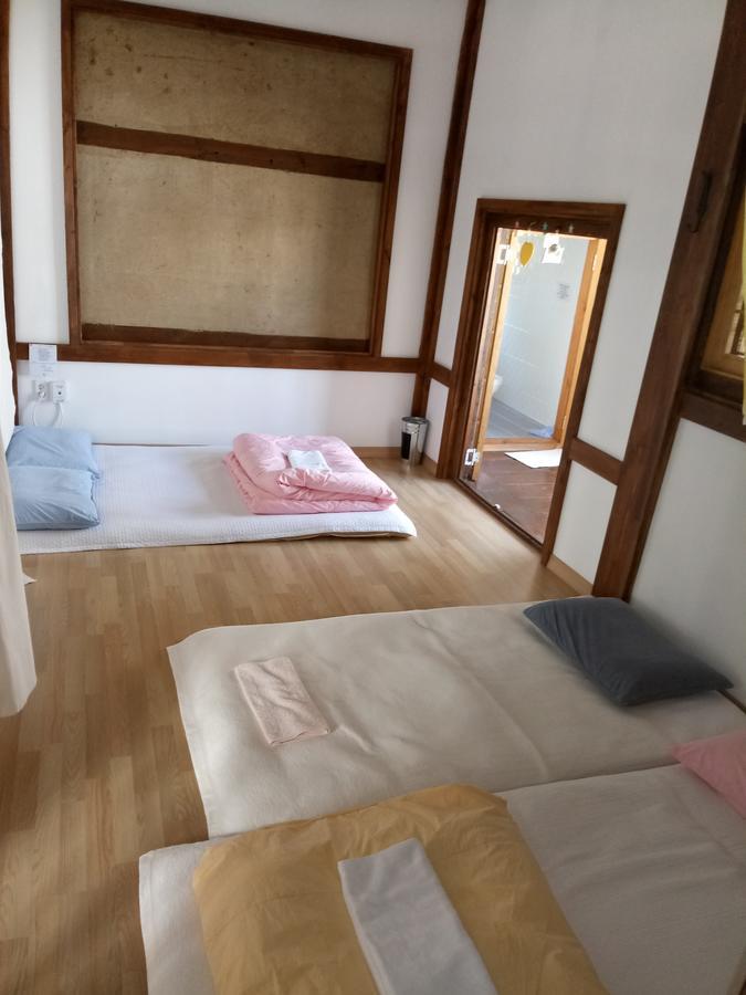 Hundred Years Hanok Мокпо Экстерьер фото